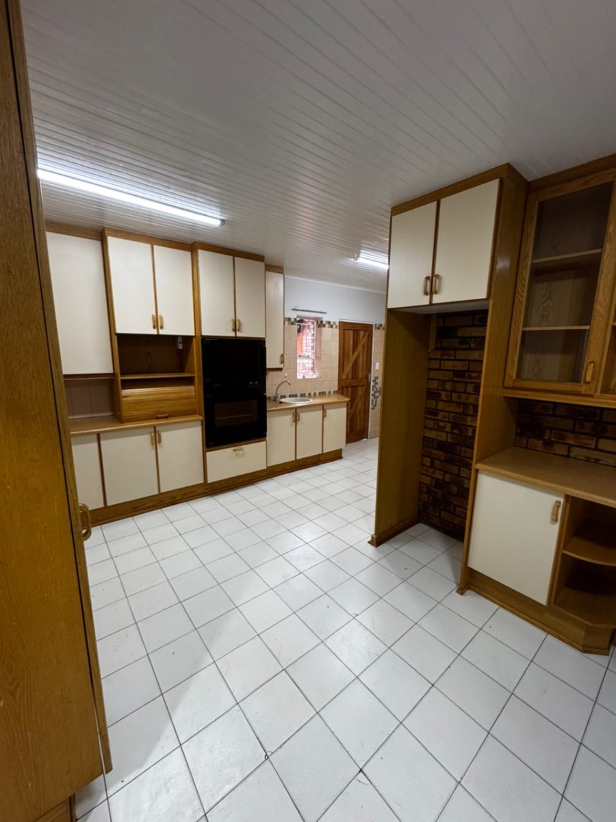 To Let 4 Bedroom Property for Rent in La Provance Free State